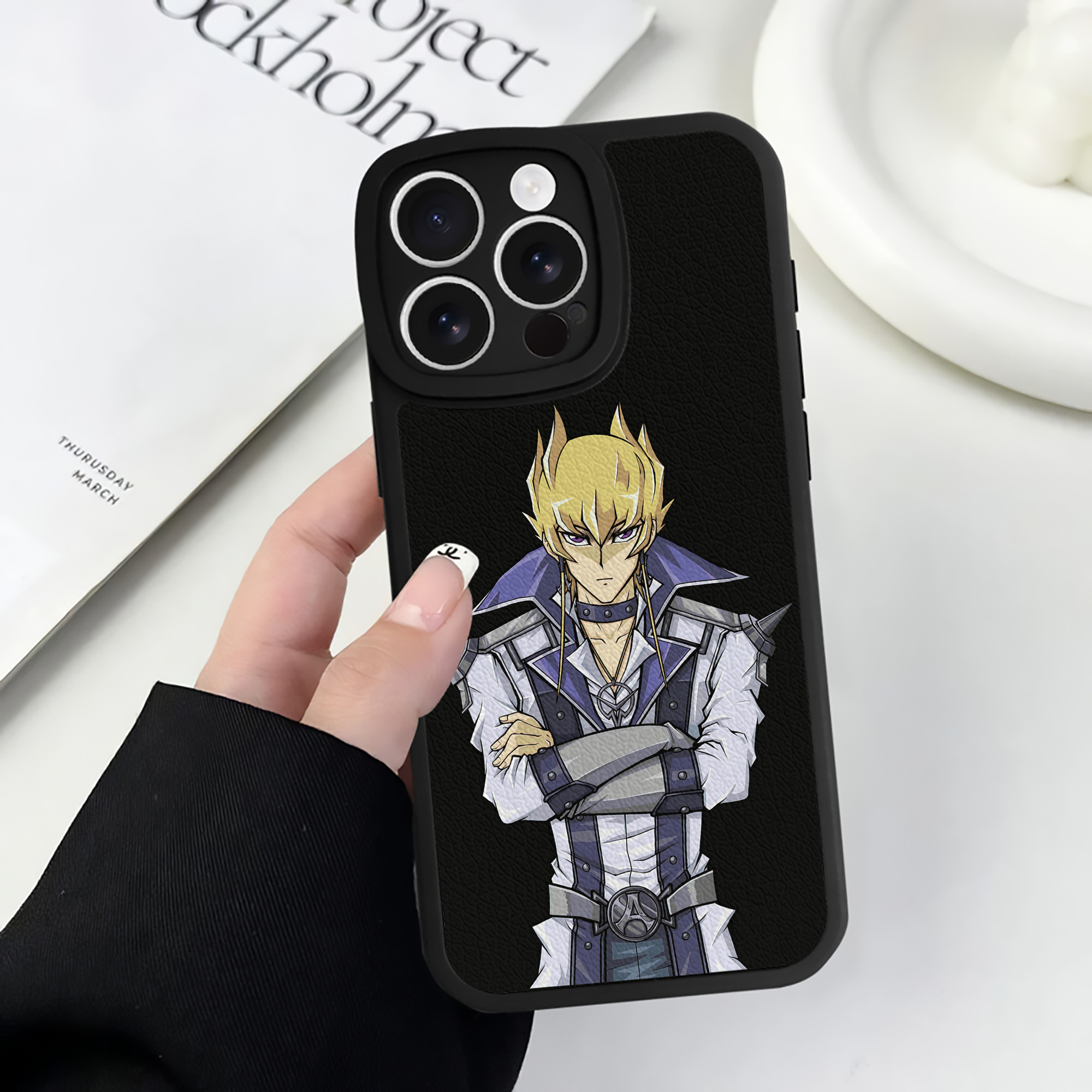 遊☆戯☆王 Yu-Gi-Oh! 【iPhone 16シリーズ対応】シリコンスマホケース（レザー調） 材質：シリコン